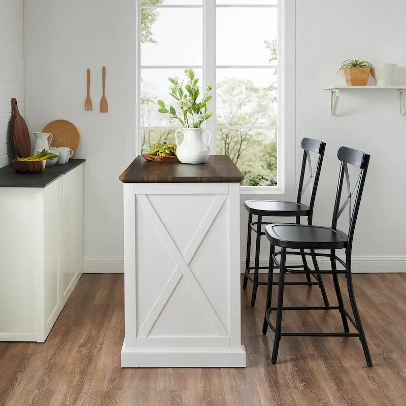 Isla de cocina estilo granja con cubierta de imitación de madera, puertas de gabinete con diseño de X, 2 cajones y voladizo para encimera – blanco envejecido